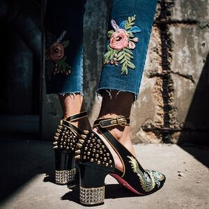 Gucci Black Satin Caspar Dragon Embroidered Spike Jewel Heels Pumps